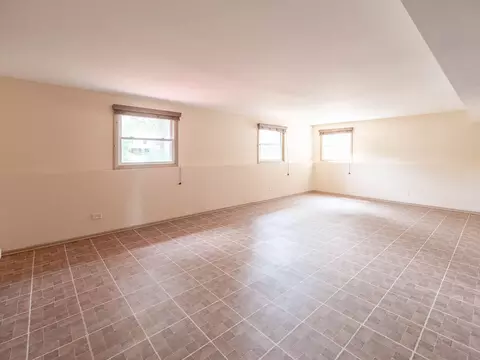 2134 S Hull Dr, Wheaton, IL 60189 photo 14