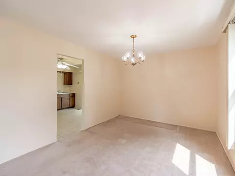 2134 S Hull Dr, Wheaton, IL 60189 photo 3