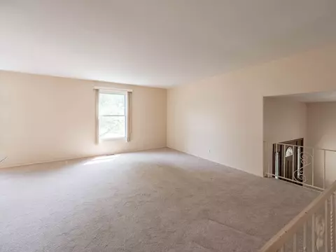 2134 S Hull Dr, Wheaton, IL 60189 photo 7