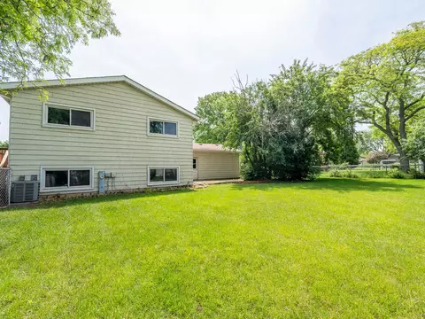 2134 S Hull Dr, Wheaton, IL 60189 photo 18