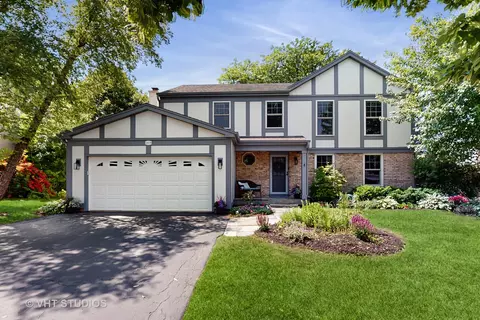 2478 Lawson Blvd, Gurnee, IL 60031