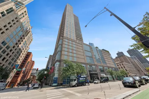 545 N Dearborn St #3207, Chicago, IL 60654
