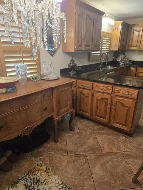 Kitchen - 842 Highview Ave, Olympia Fields, IL 60461 photo 4 of 8