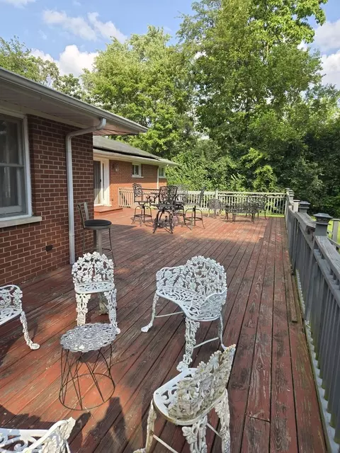 Exterior - 842 Highview Ave, Olympia Fields, IL 60461 photo 10 of 11