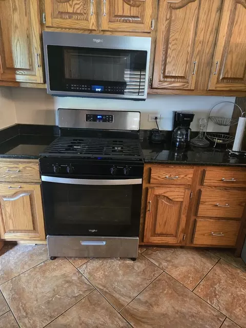 Kitchen - 842 Highview Ave, Olympia Fields, IL 60461 photo 7 of 8