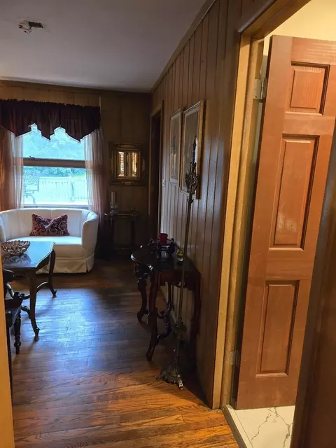 Entry Way - 842 Highview Ave, Olympia Fields, IL 60461 photo 5 of 6