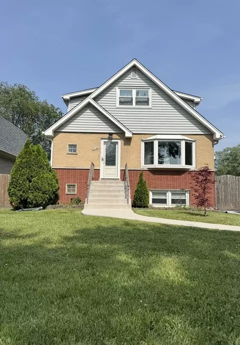 7743 Cronin Ave, Justice, IL 60458