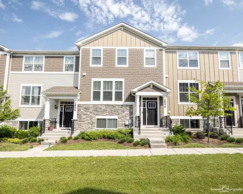 2856 Kessler Dr, Mundelein, IL 60060