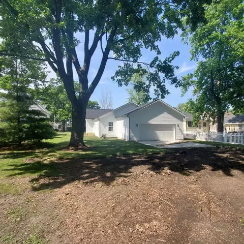 Exterior - 409 E Buckner St, Tuscola, IL 61953 photo 3 of 6