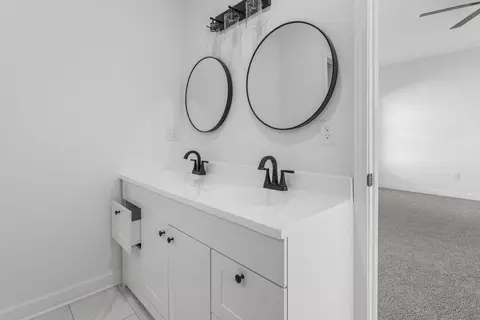 Bath - 409 E Buckner St, Tuscola, IL 61953 photo 1 of 3