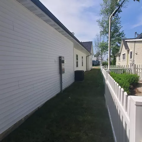 Exterior - 409 E Buckner St, Tuscola, IL 61953 photo 6 of 6