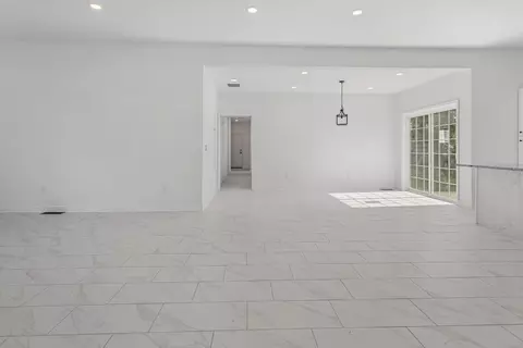 Living - 409 E Buckner St, Tuscola, IL 61953 photo 1 of 4