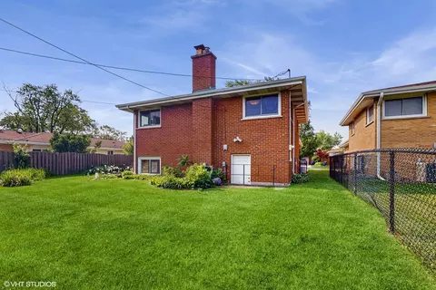80 E Fremont Ave, Des Plaines, IL 60016 photo 2
