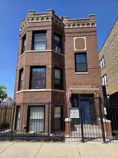 Exterior - 1106 N Hamlin Ave, Chicago, IL 60651 photo 2 of 10