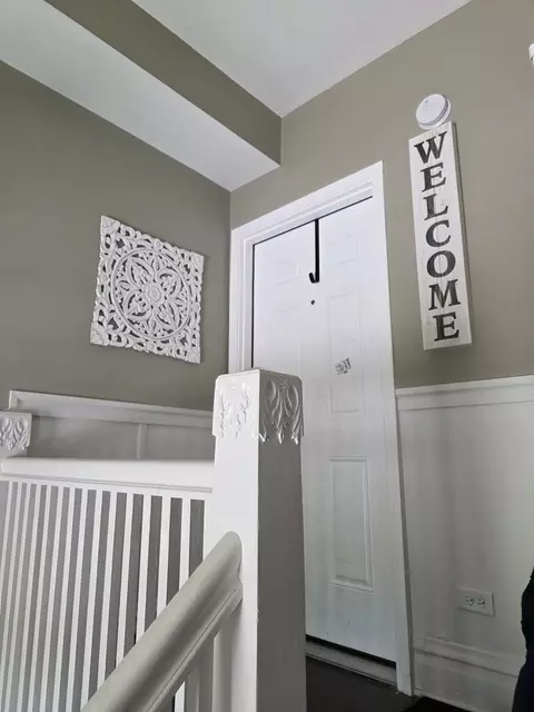 Entry Way - 1106 N Hamlin Ave, Chicago, IL 60651 photo 6 of 6