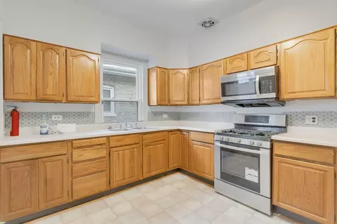 Kitchen - 1404 W 97th St, Chicago, IL 60643 photo 1 of 1