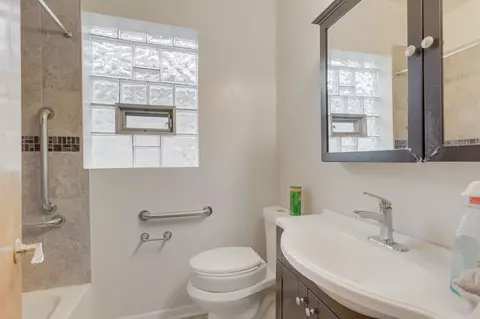 Bath - 1404 W 97th St, Chicago, IL 60643 photo 1 of 2