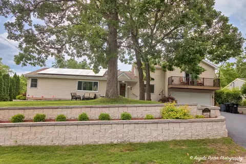 702 W Broadway St, Mchenry, IL 60051