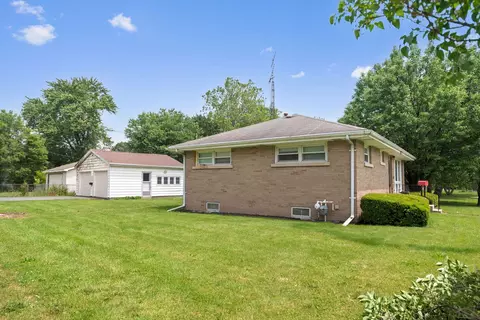 Exterior - 345 W Jeffery St, Kankakee, IL 60901 photo 2 of 2