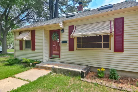2928 Garfield Dr, Rockford, IL 61101