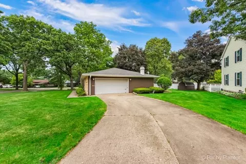 Exterior - 195 Westgate Dr, Elgin, IL 60123 photo 1 of 5