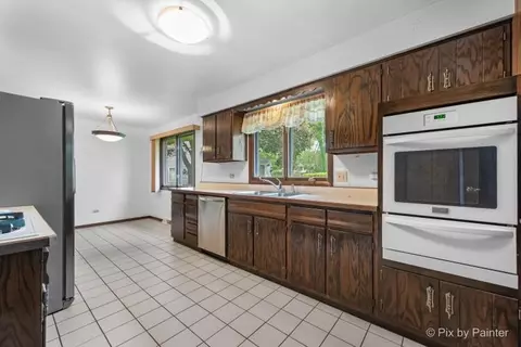 Kitchen - 195 Westgate Dr, Elgin, IL 60123 photo 1 of 3