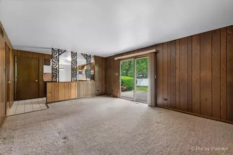 Living - 195 Westgate Dr, Elgin, IL 60123 photo 5 of 7