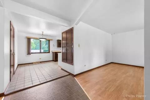 Living - 195 Westgate Dr, Elgin, IL 60123 photo 7 of 7