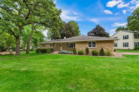 195 Westgate Dr, Elgin, IL 60123