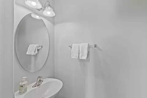 Bath - 3072 Bridgeham St, Elgin, IL 60124 photo 1 of 3