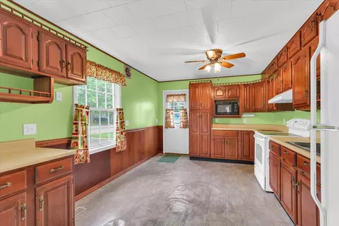 907 E Glenview Dr, Tuscola, IL 61953 photo 10