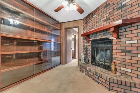 907 E Glenview Dr, Tuscola, IL 61953 photo 8