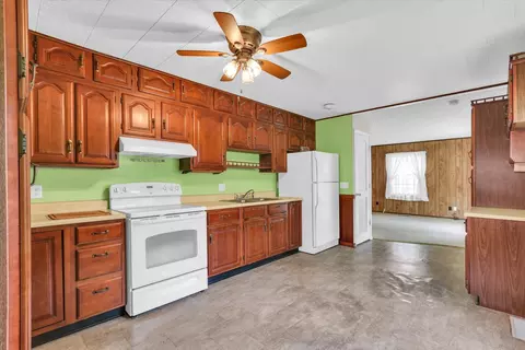 907 E Glenview Dr, Tuscola, IL 61953 photo 11