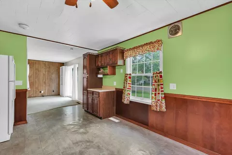 907 E Glenview Dr, Tuscola, IL 61953 photo 12