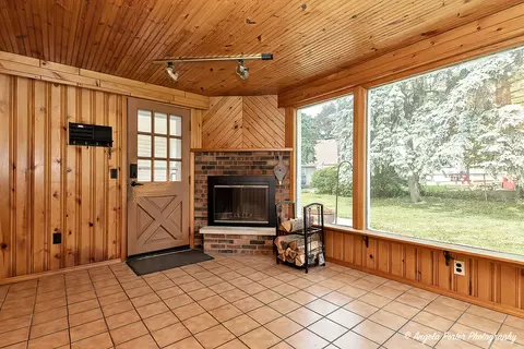 Exterior - 482 S Alfred Ave, Elgin, IL 60123 photo 6 of 6