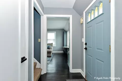 Entry Way - 482 S Alfred Ave, Elgin, IL 60123 photo 1 of 1