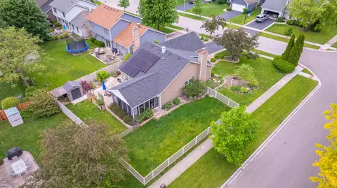 View/Area - 2060 Childs Ct, Wheaton, IL 60187 photo 4 of 7