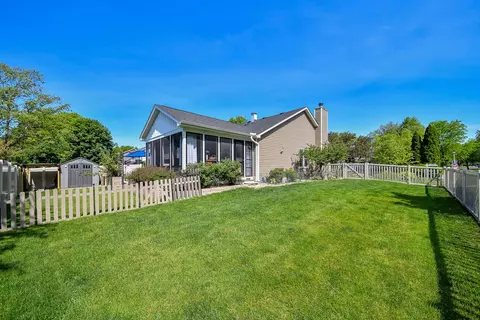Exterior - 2060 Childs Ct, Wheaton, IL 60187 photo 4 of 4