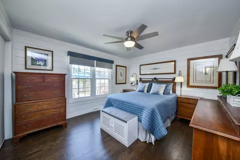 Bedroom - 2060 Childs Ct, Wheaton, IL 60187 photo 1 of 2