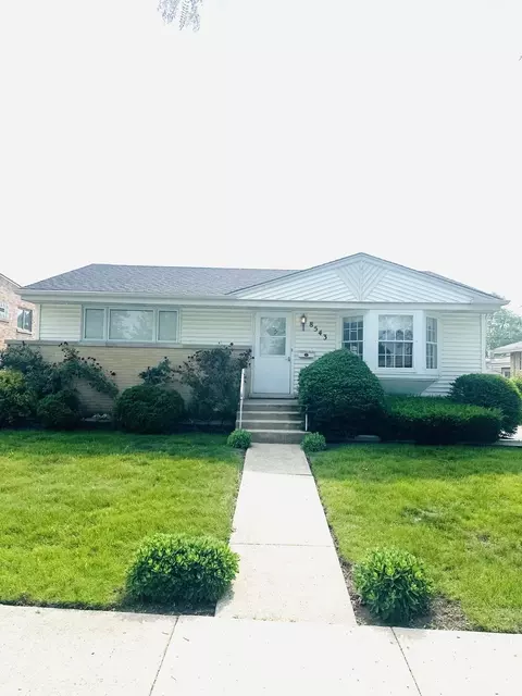 8543 N Oriole Ave, Niles, IL 60714