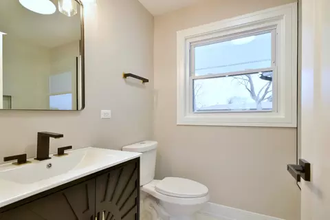 903 Jarvis Ave, Des Plaines, IL 60018 photo 16