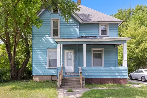 1121 Blaisdell St, Rockford, IL 61101