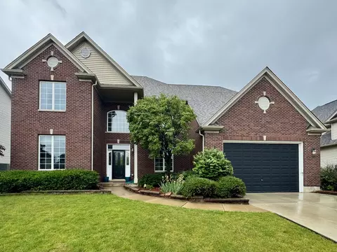 847 Sunrise Dr, South Elgin, IL 60177