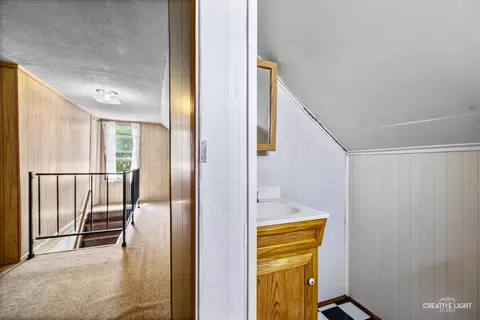 Entry Way - 613 Jackson St, Aurora, IL 60505 photo 3 of 3