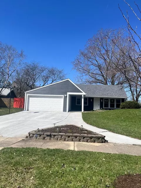165 Arrowhead Ln, Bolingbrook, IL 60440