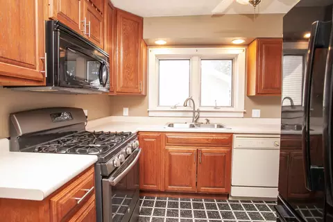 1313 E Oakland Ave, Bloomington, IL 61701 photo 11