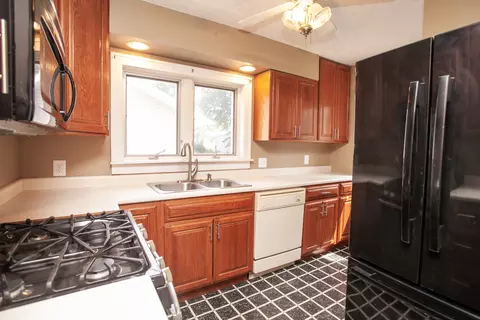 1313 E Oakland Ave, Bloomington, IL 61701 photo 10