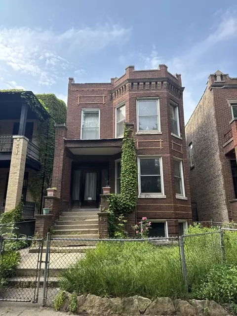 2130 W Concord Pl, Chicago, IL 60647