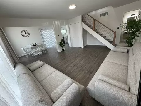 1805 Marquette Ln, Hoffman Estates, IL 60169 photo 3