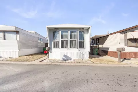 32 Elm St, Countryside, IL 60525